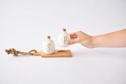Bistro Basic Ceramic Salt And Pepper Shaker Set With Board, White -Peugeot Shop 218AlzmcymS