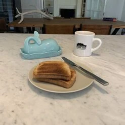 Whale Ceramic Butter Dish With Lid, 7", Aqua Blue 9 Whale Ceramic Butter Dish With Lid, 7", Aqua Blue -Peugeot Shop 414xY43IKsL