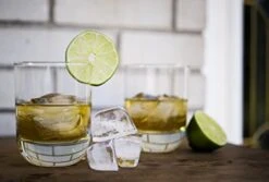 Easy Release White Ice Cube Tray, 16 Cube Trays (Pack Of 4) (4 Pack - 64 Cubes) 9 Easy Release White Ice Cube Tray, 16 Cube Trays (Pack Of 4) (4 Pack - 64 Cubes) -Peugeot Shop 418efIyLH1L