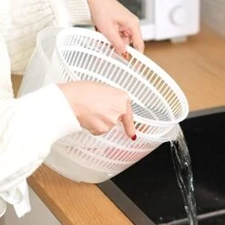 Milageto Manual Lettuce Dryer 3L Hand Crank Large Capacity Multiuse Salad Spinner Salad Bowl Strainer For Onion Pasta Fruit Cabbage Vegetables, White