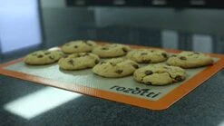 Rozotti Silicone Baking Mat Bundle (6-Piece Set) 2 Half Sheets Silicone Baking Mat And 2 Quarter Sheets Silicone Baking Mat, Silicone Baking Brush, Silicone Baking Spatula, Orange -Peugeot Shop 41r1Dley3fL