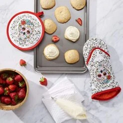 Fiesta Skull & Vine Oven Mitt & Pot Holder, Multi, 2 Piece -Peugeot Shop 51DwedXw2fL