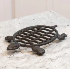 , Trivet For Hot Dishes, Pots And Pans, Metal Trivet, Sea Turtle Design, Cast Iron, Rubber Feet Caps, Ring Hanger, 12 X 8 Inches, Brown Finish, 1 Unit -Peugeot Shop 51G6BGu6RhL