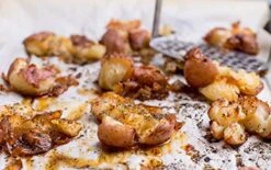 High Quality Stainless Steel Potato Masher With Broad And Ergonomic Horizontal Handle – Fine-grid Mashing Plate For Smooth Mashed Potatoes, Vegetables And Fruits -Peugeot Shop 51HnFJyvTqL