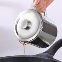 Bacon Grease Container With Strainer 1.25L / 42oz Stainless Steel Cooking Oil Keeper With Lid And Easy-Grip Handle Suitable For Storing Frying Oil And Cooking Grease -Peugeot Shop 51kj5pCksNL